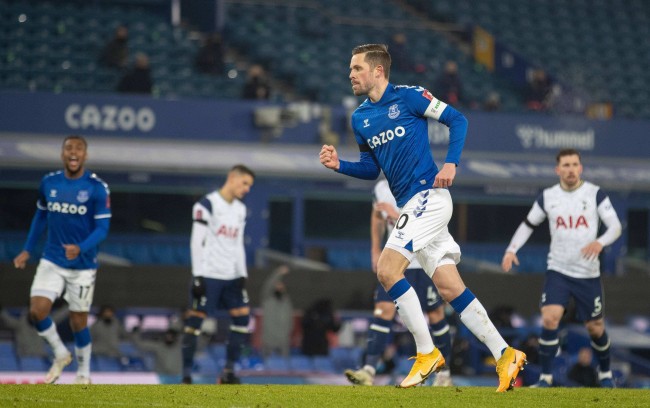 其内部矛盾 其内部矛盾